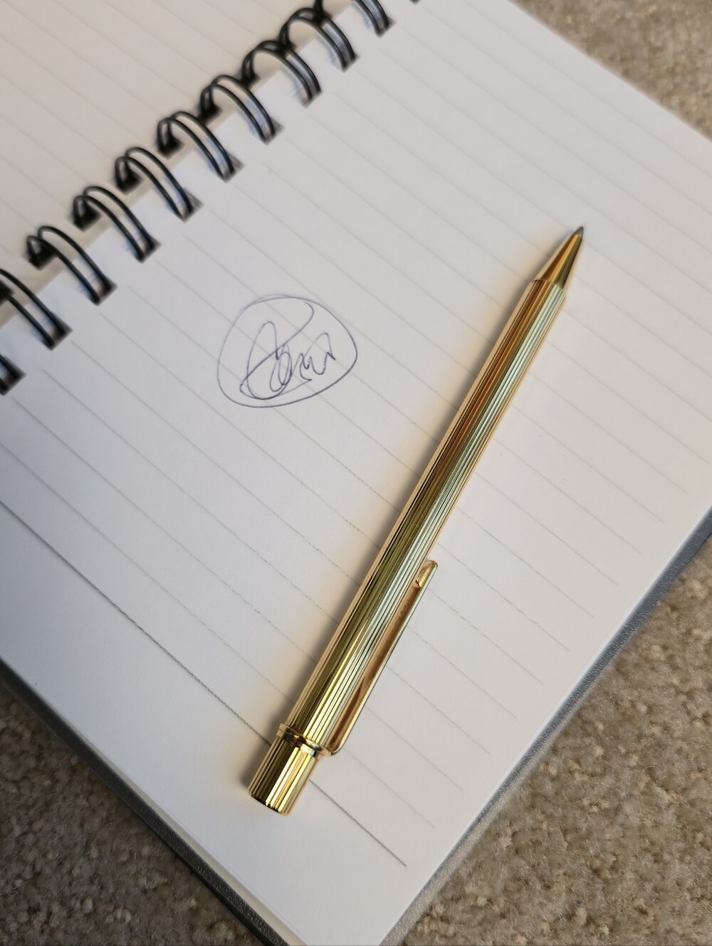 Cartier Must de Cartier textured gold finish ballpoint pen